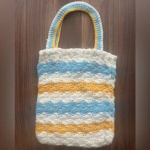 Grannycore grandmacore crochet handbag super cute chevron design